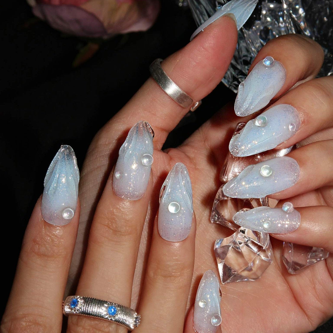 Glacial Whisper (medium almond)